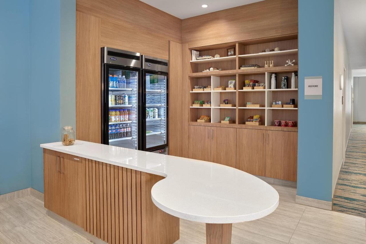 Отель Element Edmonton West Экстерьер фото