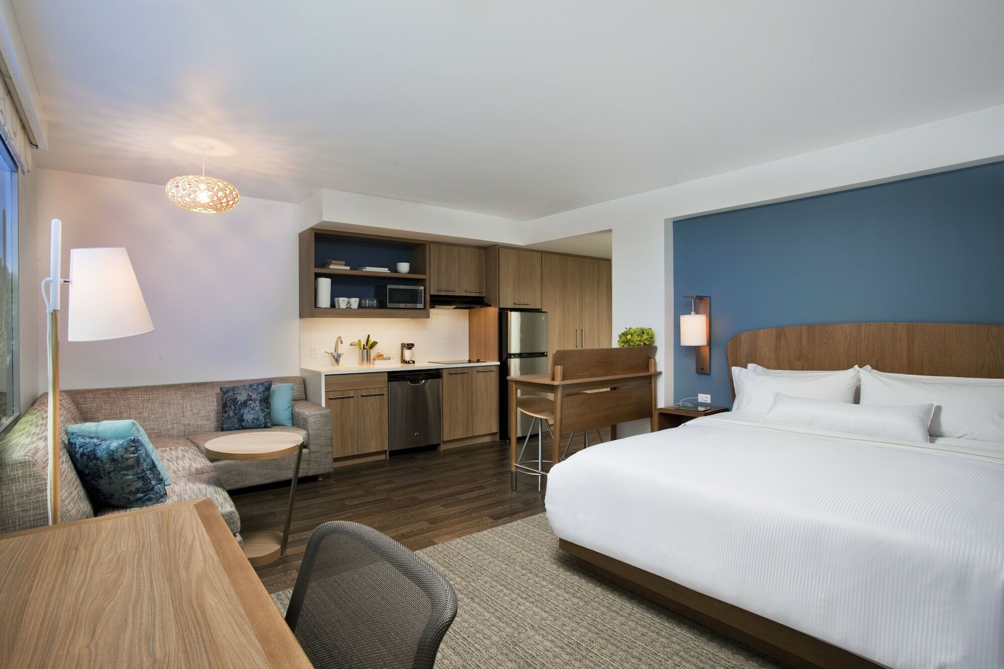 Отель Element Edmonton West Экстерьер фото
